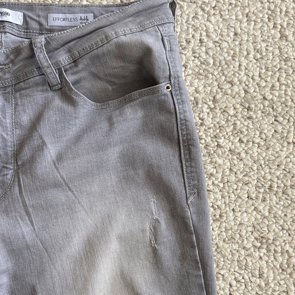 Kensie Light Gray Skinny Jeans - Picture 4 of 9